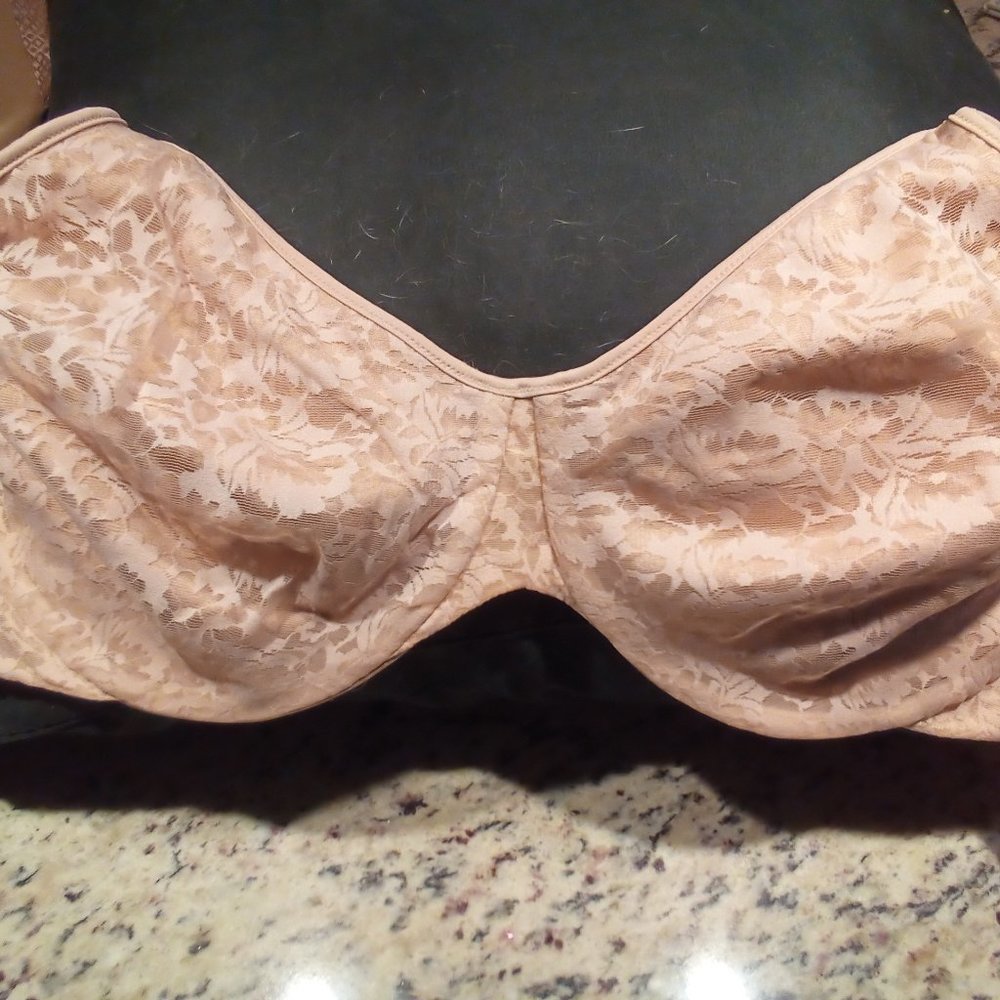 Gently used Bali lined lace bra 44DD